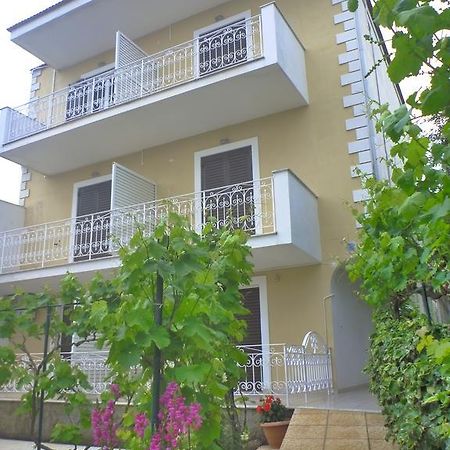 Flora Studios Corfu - Adults Only เวนิทเซส ภายนอก รูปภาพ