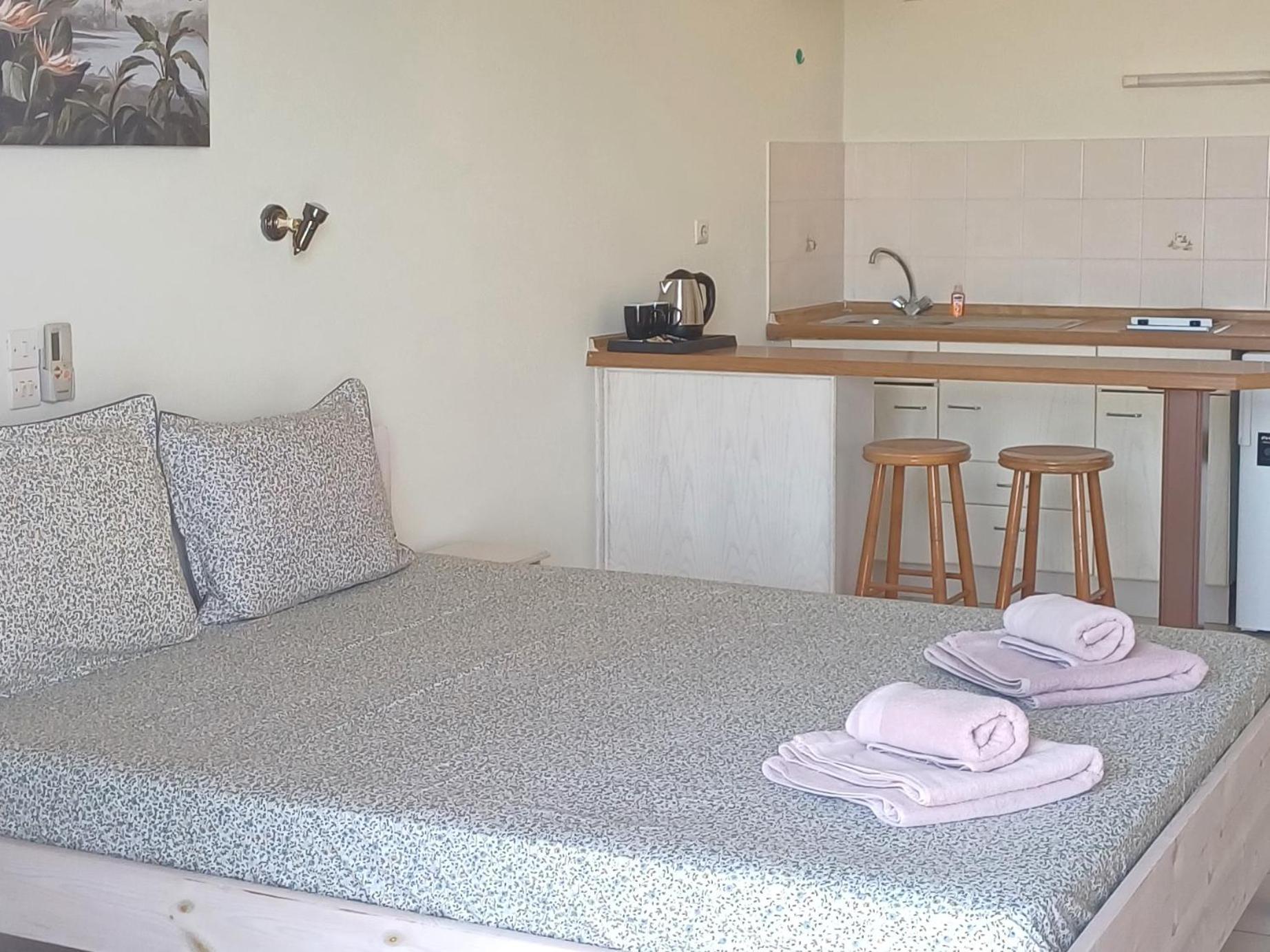 Flora Studios Corfu - Adults Only เวนิทเซส ภายนอก รูปภาพ